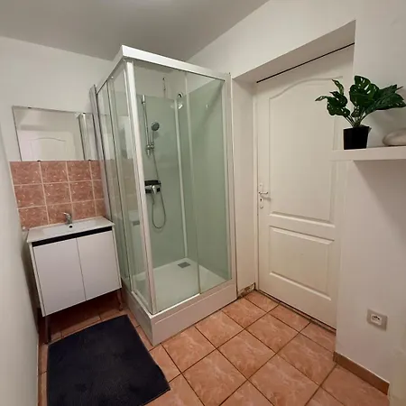 Cosy-parking Et Jardin Prive Apartman *